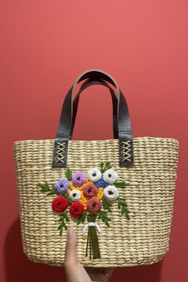 Kauna Grass Basket with Leather Handle